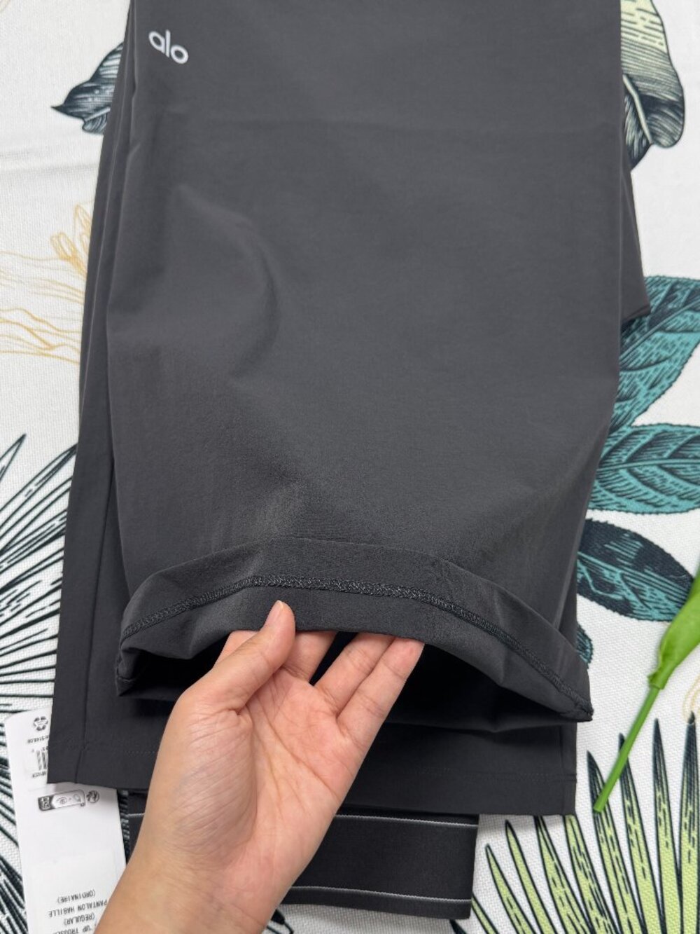 NWT 🧶ALO Yoga Suit Up Trouser Dark Grey,Enhance everyday quality🤩 - Picture 3 of 8